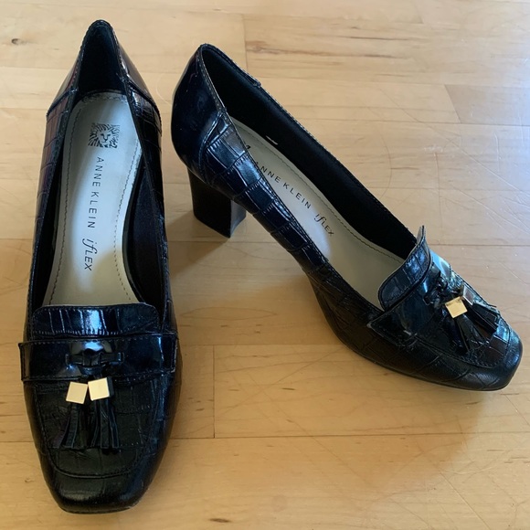 Black Crocodile Pumps